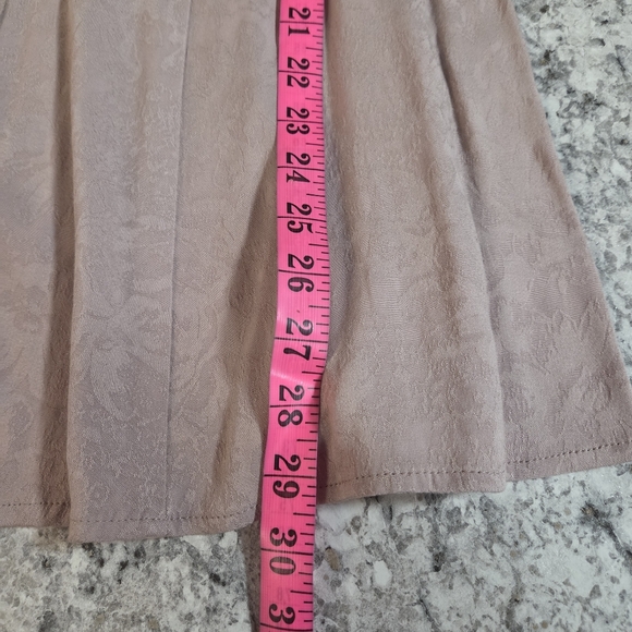 Torrid Size 1 Taupe Jacquard Button Front Fit & Flare Peplum Top - Picture 7 of 8